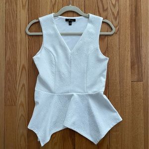 Monteau Designer White Sleeveless Festive Top with Flared Waist Size Medium